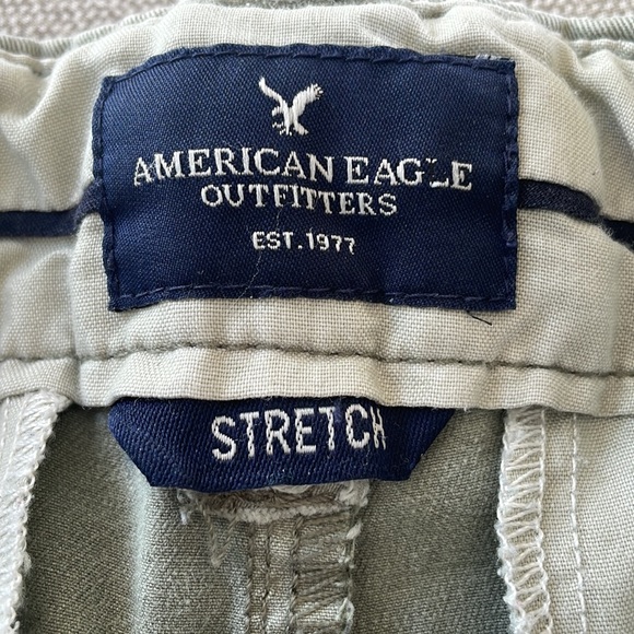 American Eagle Khaki Green Midi Low Rise Shorts Size 0 - Picture 3 of 4